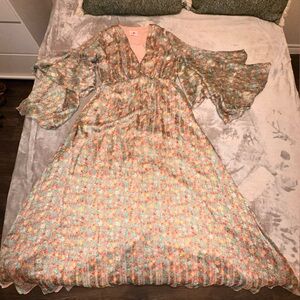 Show me your mumu floral maxi dresss